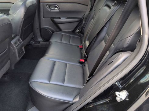 Used 2021 Nissan Rogue SV w/ Premium Package image 18