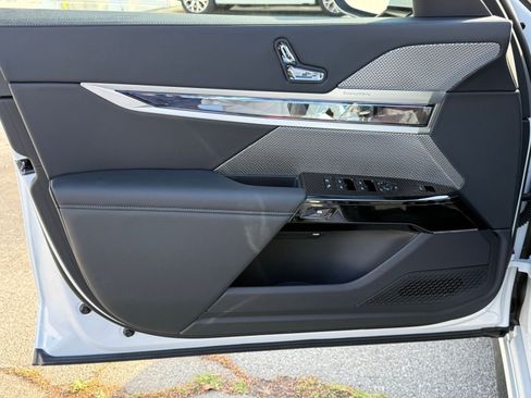 New 2026 BMW 740i xDrive AWD/4WD image 19