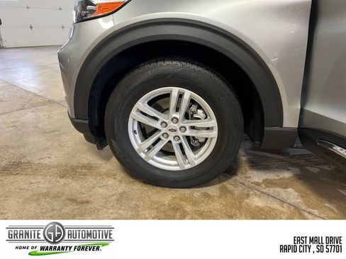 Used 2024 Ford Explorer XLT AWD/4WD image 27