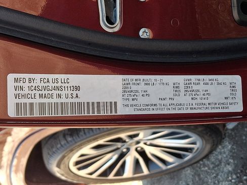 Certified 2022 Jeep Grand Wagoneer Series III image 30