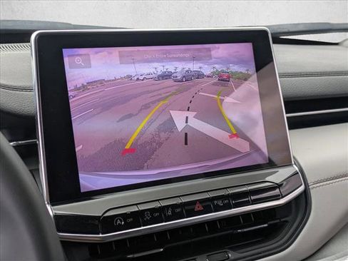 Used 2024 Jeep Compass Limited image 13