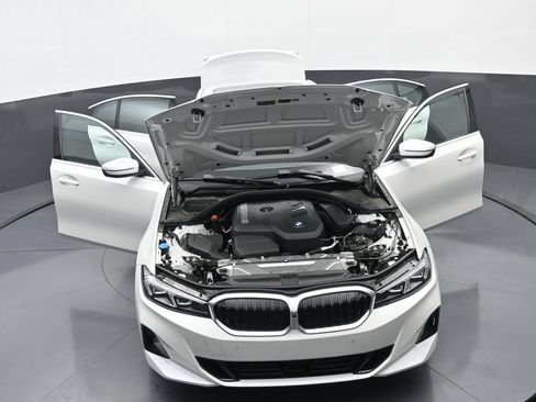 New 2026 BMW 330i xDrive Sedan w/ Premium Package AWD/4WD image 39