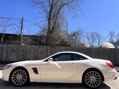 Used 2018 Mercedes-Benz SL 550 w/ Driver Assistance Package image 6