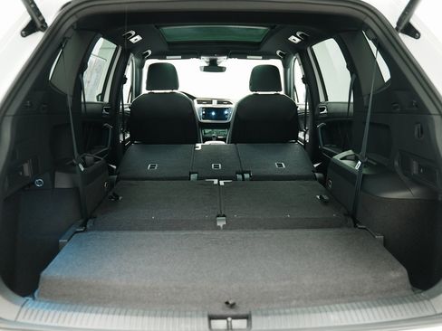 Used 2024 Volkswagen Tiguan SE R-Line image 34