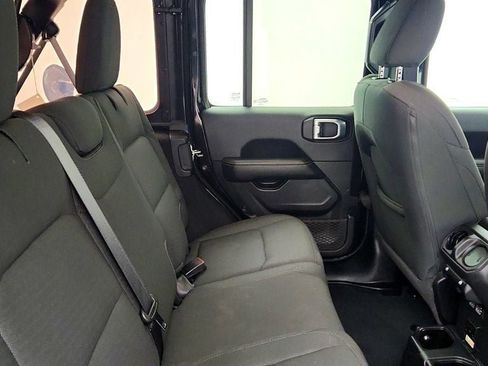 Used 2022 Jeep Wrangler Unlimited Sahara w/ Cold Weather Group AWD/4WD image 24