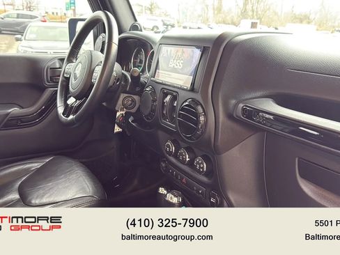 Used 2014 Jeep Wrangler Unlimited Sahara image 33