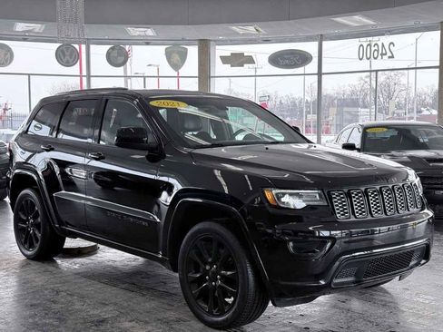 Used 2021 Jeep Grand Cherokee Laredo X image 1