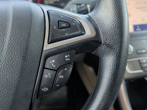 Used 2020 Ford Fusion SE image 19