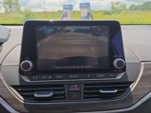 Used 2025 Nissan Altima 2.5 SV FWD image 22