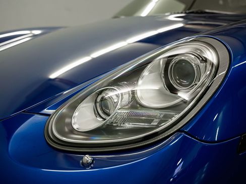 Used 2011 Porsche Boxster Spyder RWD image 32