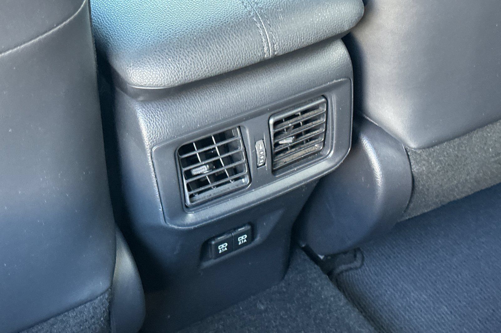 Used 2019 Toyota RAV4 XSE w/ Carpet Mat Package AWD/4WD image 43