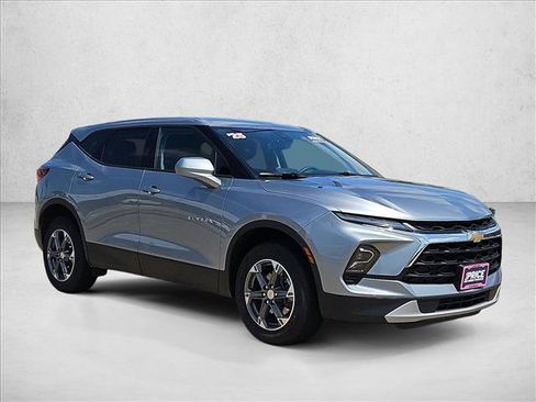 Certified 2025 Chevrolet Blazer LT AWD/4WD image 3