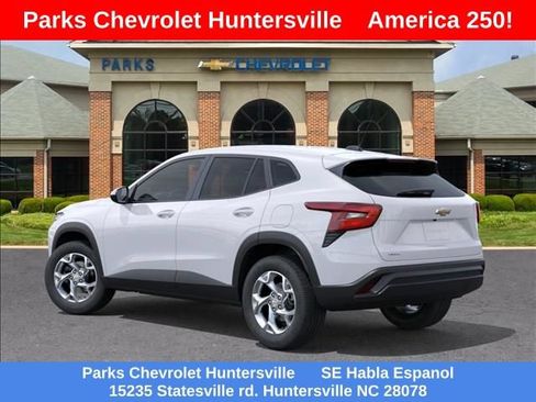 New 2026 Chevrolet Trax LS w/ LS Convenience Package FWD image 4