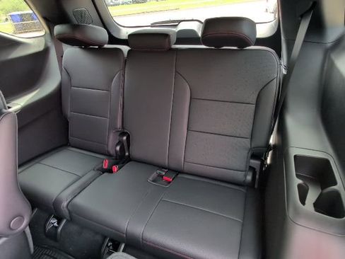 New 2026 Chevrolet Traverse Z71 w/ Enhanced Driving Package AWD/4WD image 9