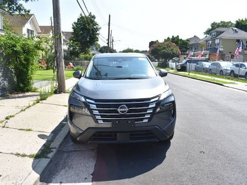 Used 2026 Nissan Rogue SV AWD/4WD image 2