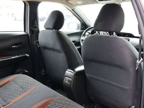 Used 2023 Nissan Kicks SR FWD image 28