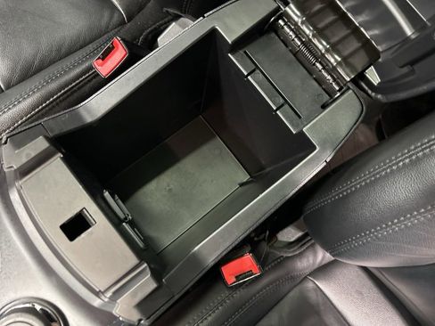 Used 2018 Ford Explorer XLT w/ Equipment Group 202A image 23