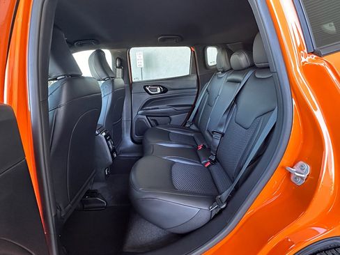 New 2026 Jeep Compass Latitude image 25