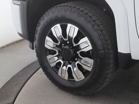 Used 2025 GMC Sierra 2500 Denali w/ Denali Reserve Package image 13