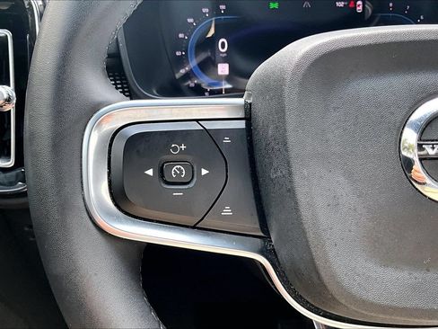 Used 2023 Volvo XC40 B4 Ultimate w/ Protection Package Premier FWD image 11