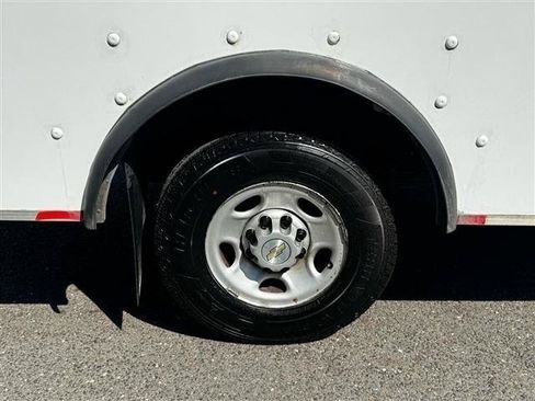 Used 2022 Chevrolet Express 3500 w/ Power Convenience Package RWD image 28
