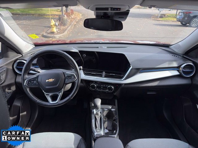 Used 2025 Chevrolet Trax LT w/ LT Convenience Package FWD image 14