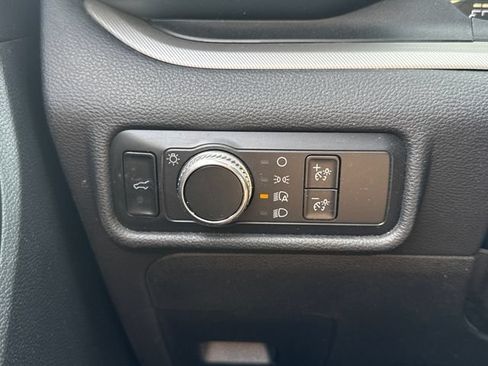 Used 2020 Ford Explorer XLT AWD/4WD image 32