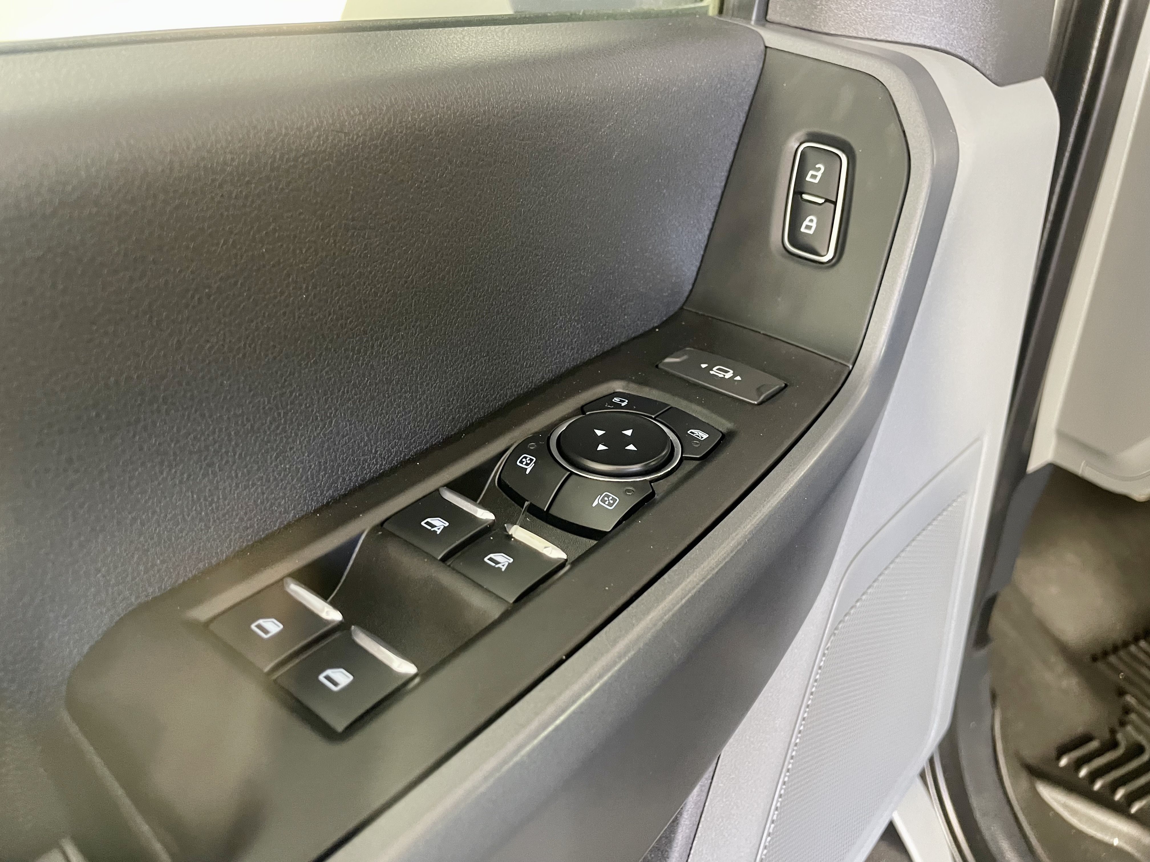 Used 2023 Ford F350 XLT w/ Tremor Off-Road Package AWD/4WD image 11