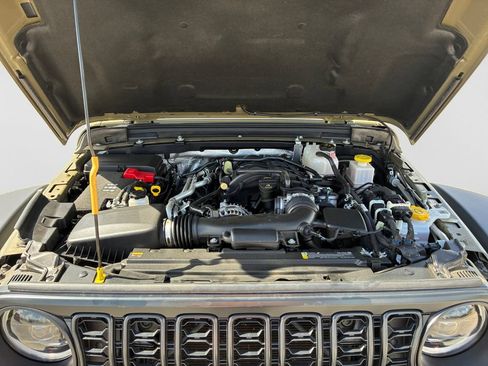 Used 2025 Jeep Gladiator Rubicon AWD/4WD image 30