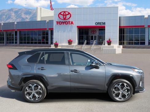Used 2025 Toyota RAV4 XSE image 3