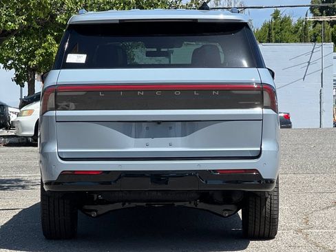New 2026 Lincoln Navigator L Reserve AWD/4WD image 5