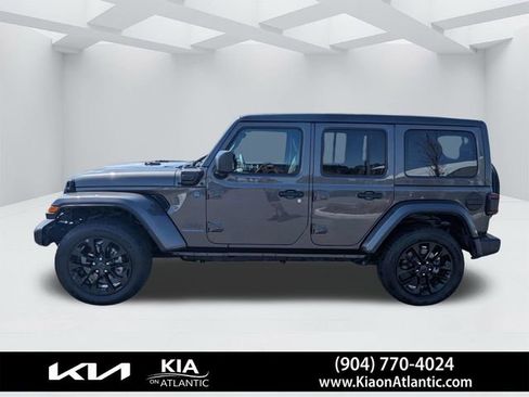 Used 2025 Jeep Wrangler Unlimited Sahara w/ Safety Group image 6