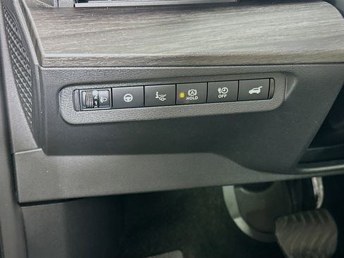 Used 2023 Nissan Ariya FWD image 17