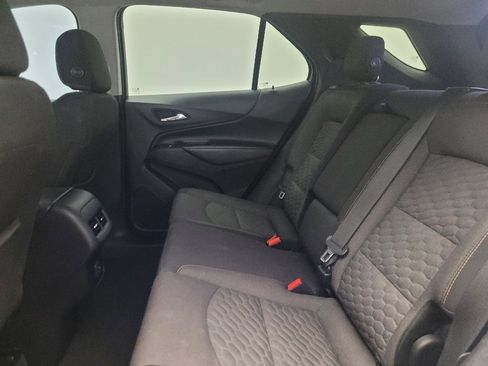 Used 2019 Chevrolet Equinox LT image 18