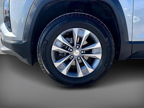 Used 2025 Chevrolet Equinox LT image 8