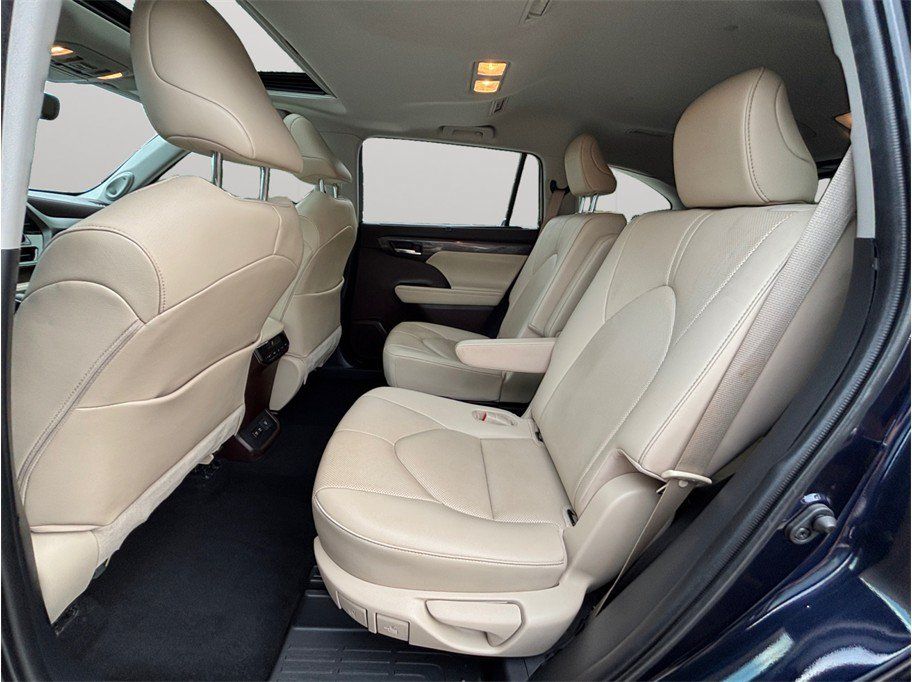 Used 2020 Toyota Highlander Limited AWD/4WD image 40