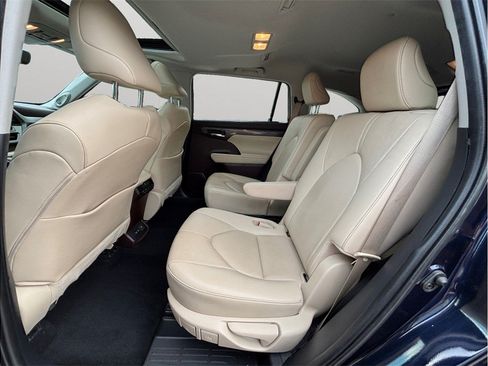 Used 2020 Toyota Highlander Limited AWD/4WD image 40