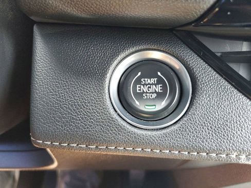 Used 2025 Buick Enclave Sport Touring image 38