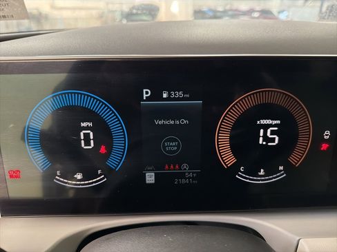 Certified 2025 Hyundai Tucson SE image 14