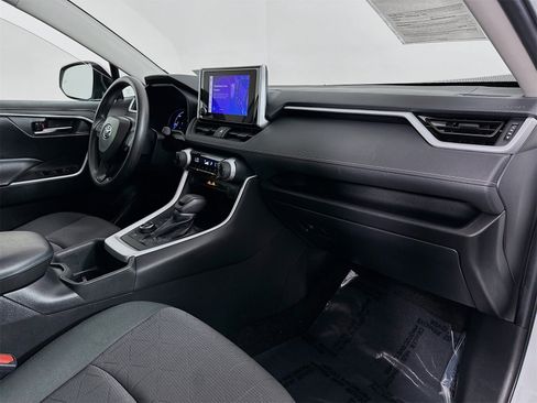 Certified 2024 Toyota RAV4 XLE image 28