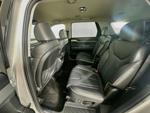 Used 2025 Hyundai Palisade SEL FWD image 29