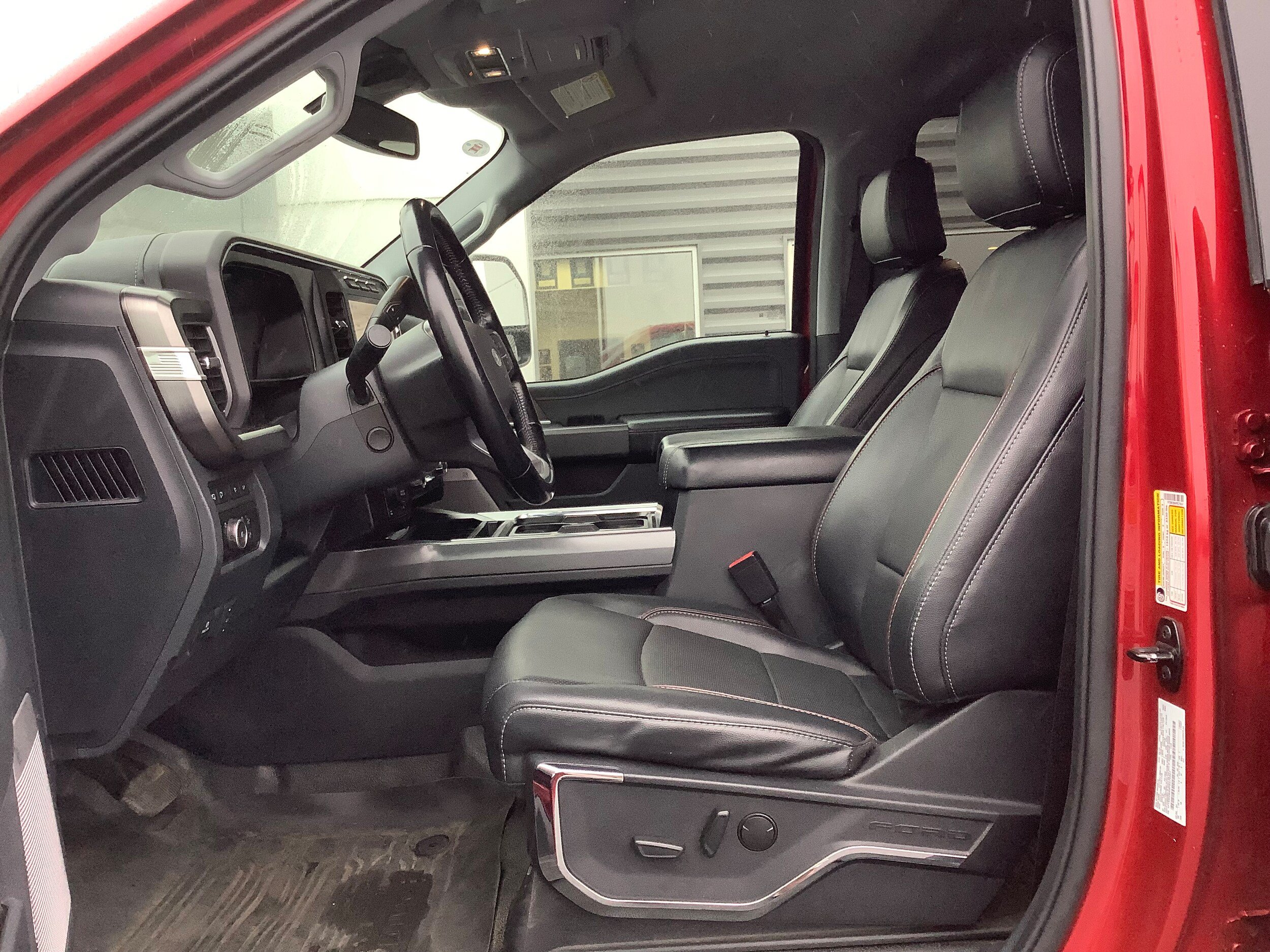 Used 2023 Ford F250 Lariat w/ Sport Appearance Package AWD/4WD image 6