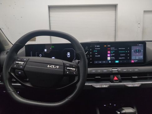 Used 2025 Kia K4 EX FWD image 22
