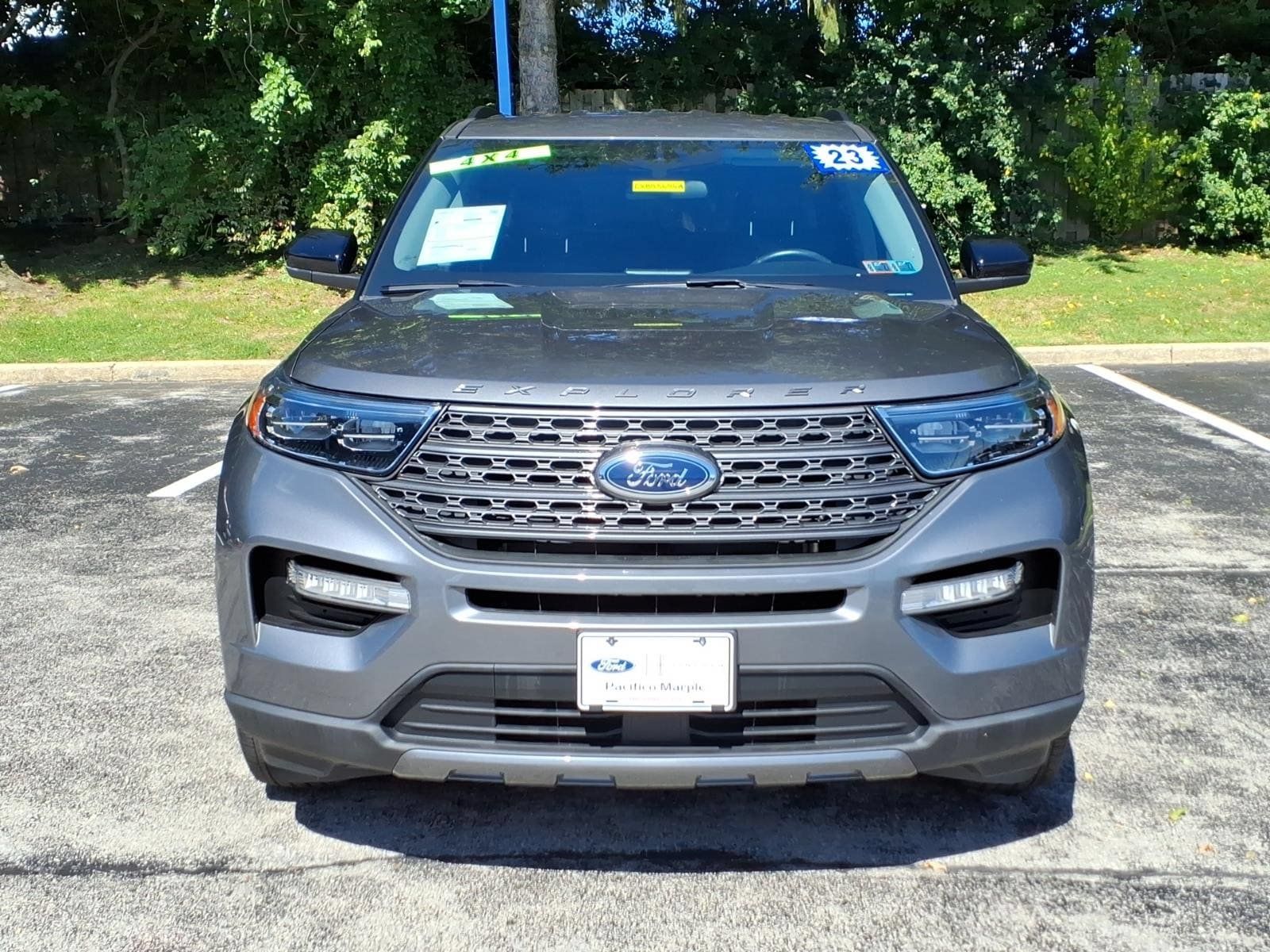 Certified 2023 Ford Explorer XLT w/ Equipment Group 202A AWD/4WD image 9