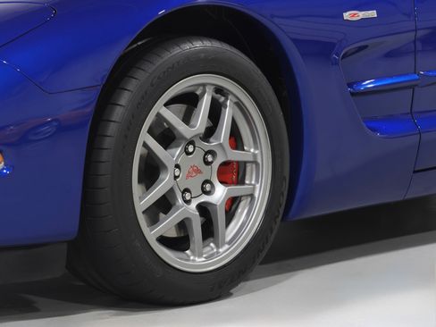 Used 2003 Chevrolet Corvette Z06 w/ Memory Package, 3 Drivers RWD image 13