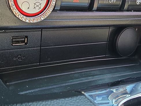 Used 2017 Ford Mustang Coupe image 24