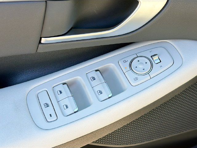 Certified 2026 Hyundai Sonata SEL FWD image 17