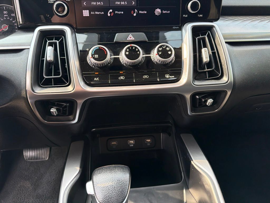 Certified 2023 Kia Sorento LX AWD/4WD image 20