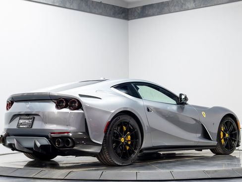 Used 2018 Ferrari 812 Superfast RWD image 17