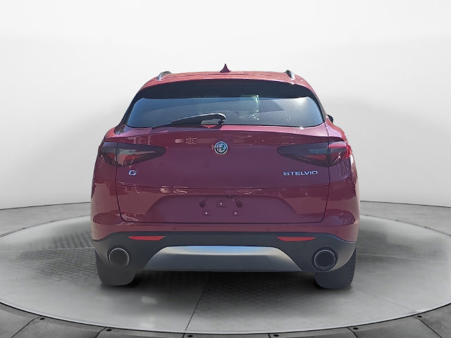 Used 2018 Alfa Romeo Stelvio Sport w/ Quick Order Package 22J Sport AWD/4WD image 4